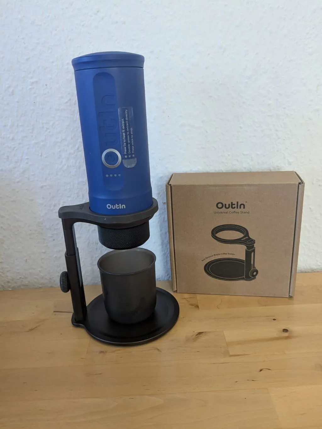 OUTIN Universal Supporto Caffe in Alluminio Regolabile